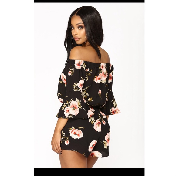 FASHION NOVA ROMPER - Picture 2 of 4
